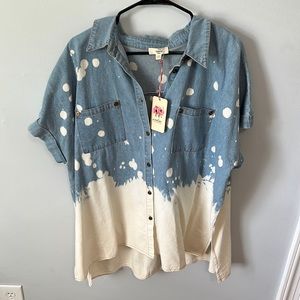 Cute jean white and denim top.